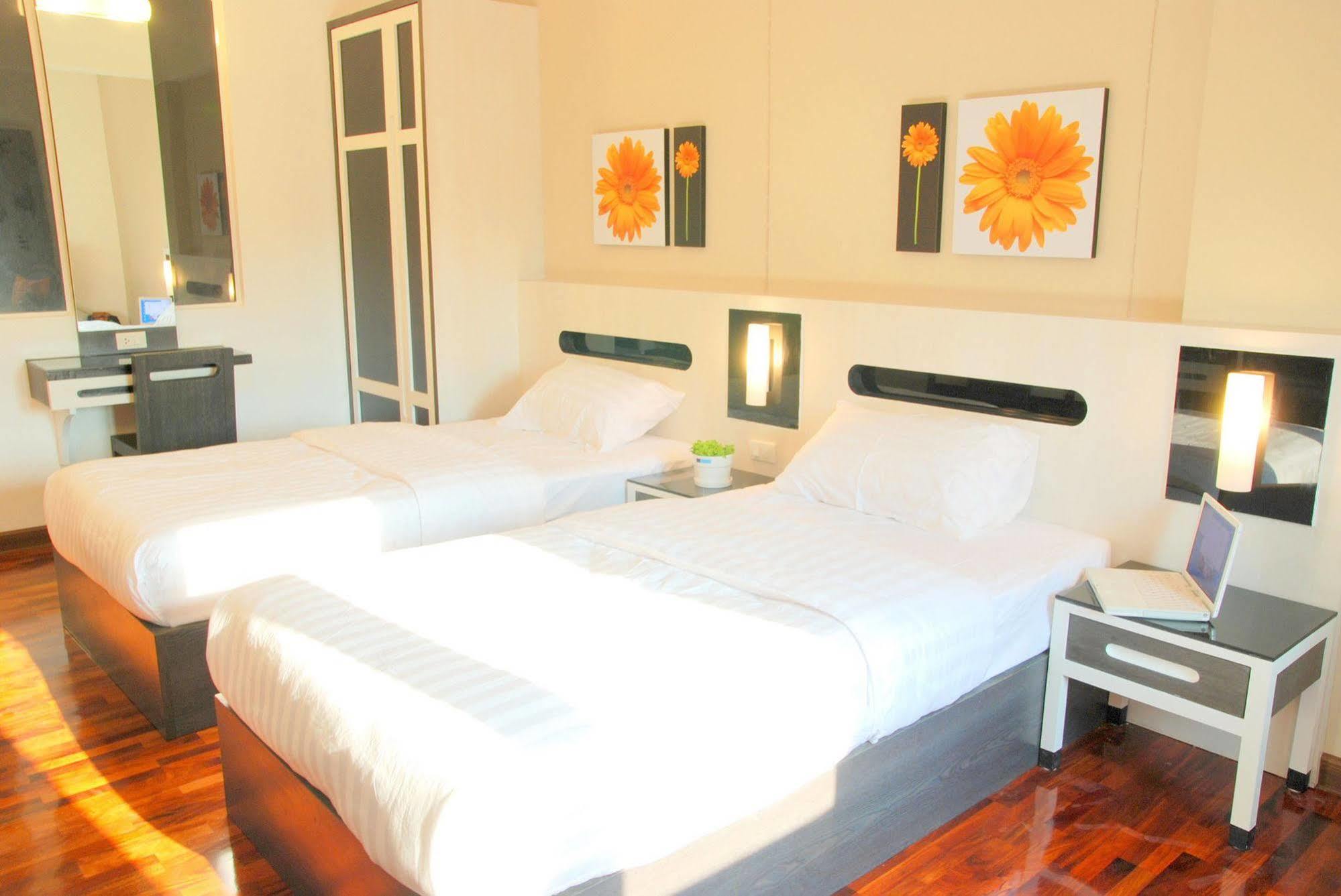 The Inn Saladaeng Bangkok Exterior photo